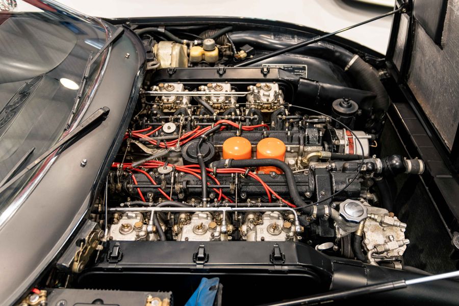 Ferrari 365 GTC/4 LHD