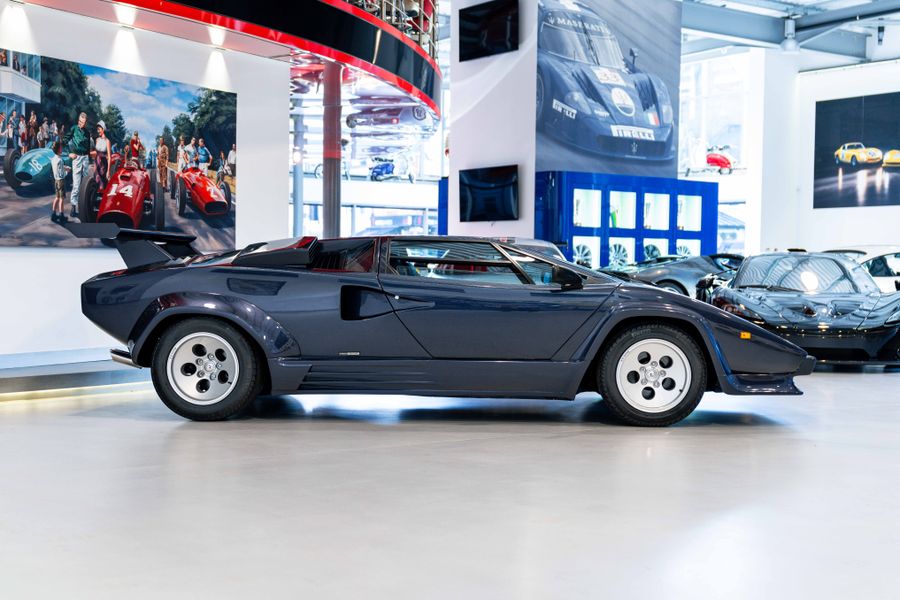 Lamborghini Countach 5000 QV RHD