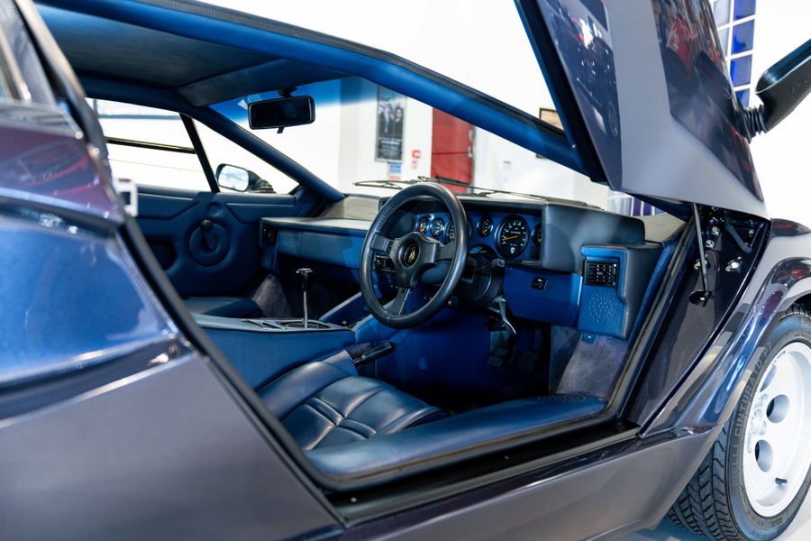 Lamborghini Countach 5000 QV RHD
