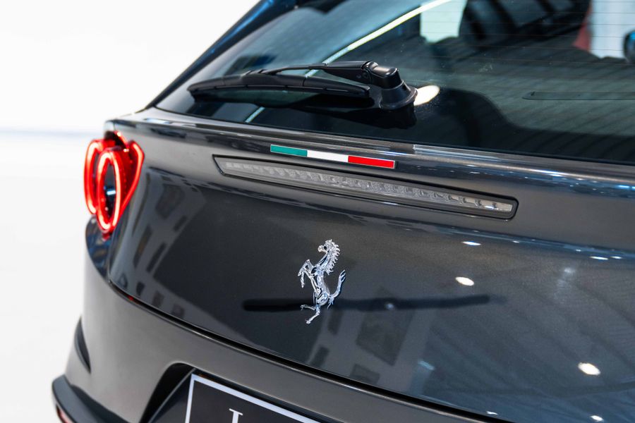 Ferrari GTC4 Lusso T