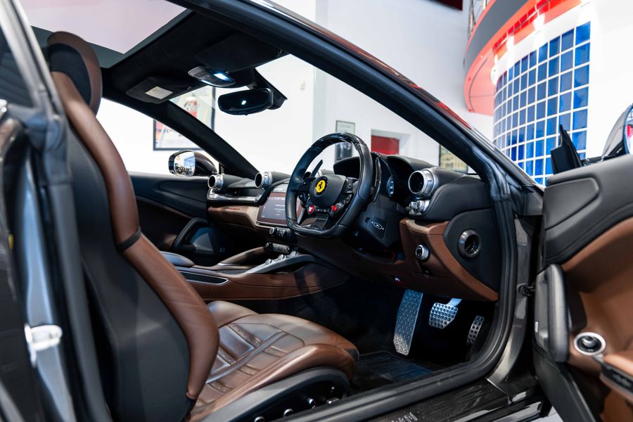 Ferrari GTC4 Lusso T