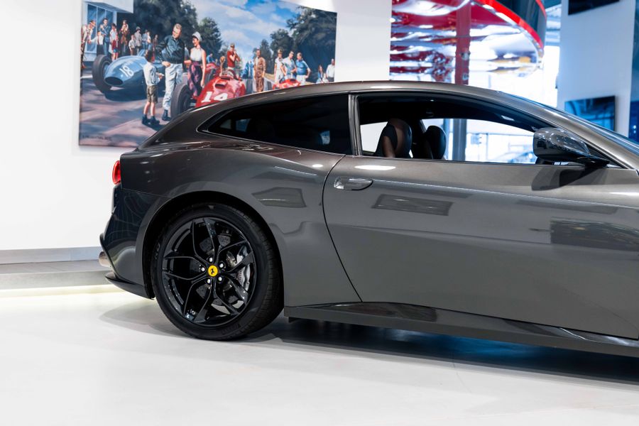 Ferrari GTC4 Lusso T
