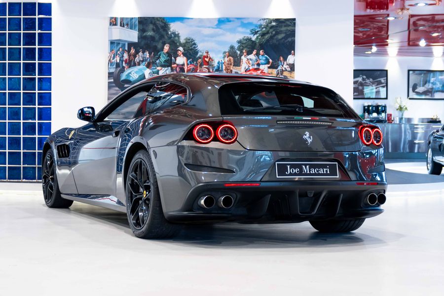 Ferrari GTC4 Lusso T
