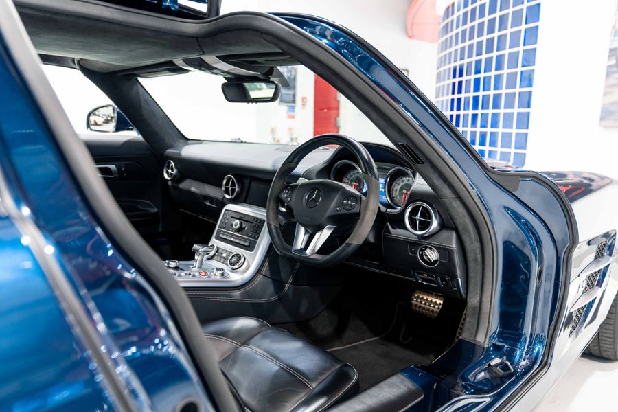 Mercedes-Benz SLS AMG