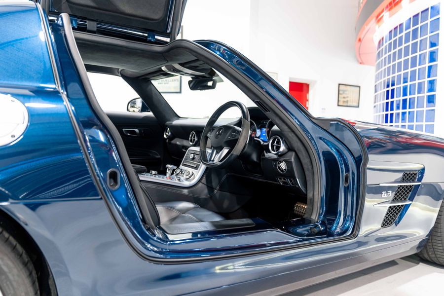 Mercedes-Benz SLS AMG