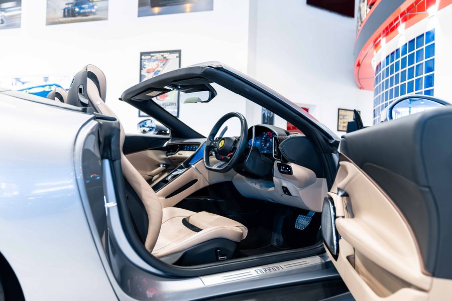 Ferrari Roma Spider
