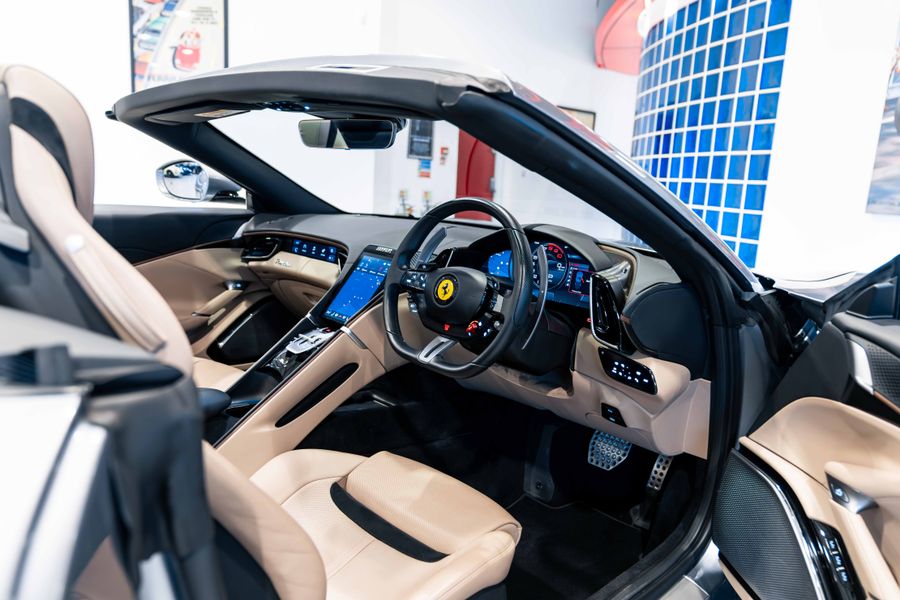 Ferrari Roma Spider