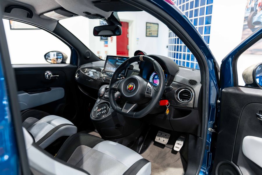 Abarth 695 Tributo Ferrari