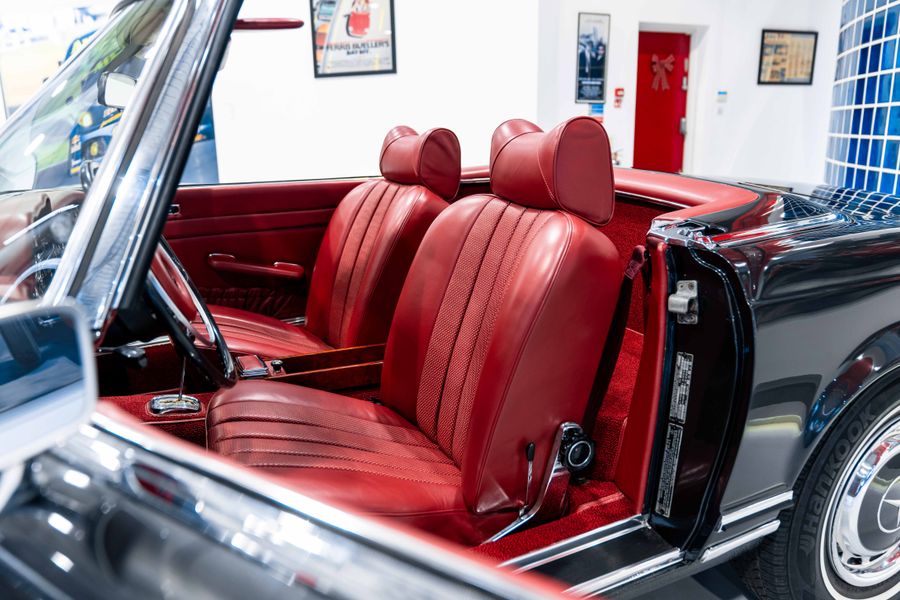 Mercedes-Benz 280 SL Pagoda LHD