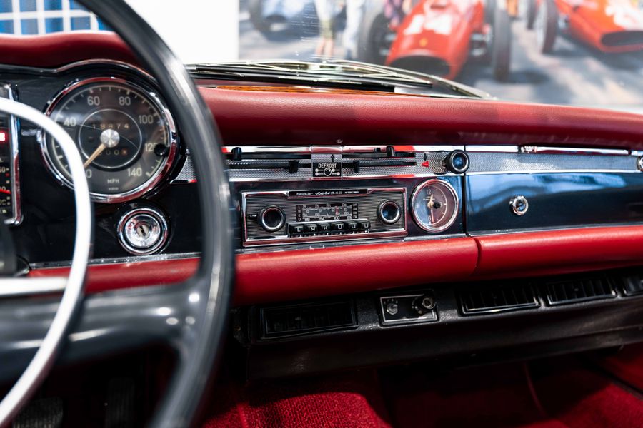 Mercedes-Benz 280 SL Pagoda LHD