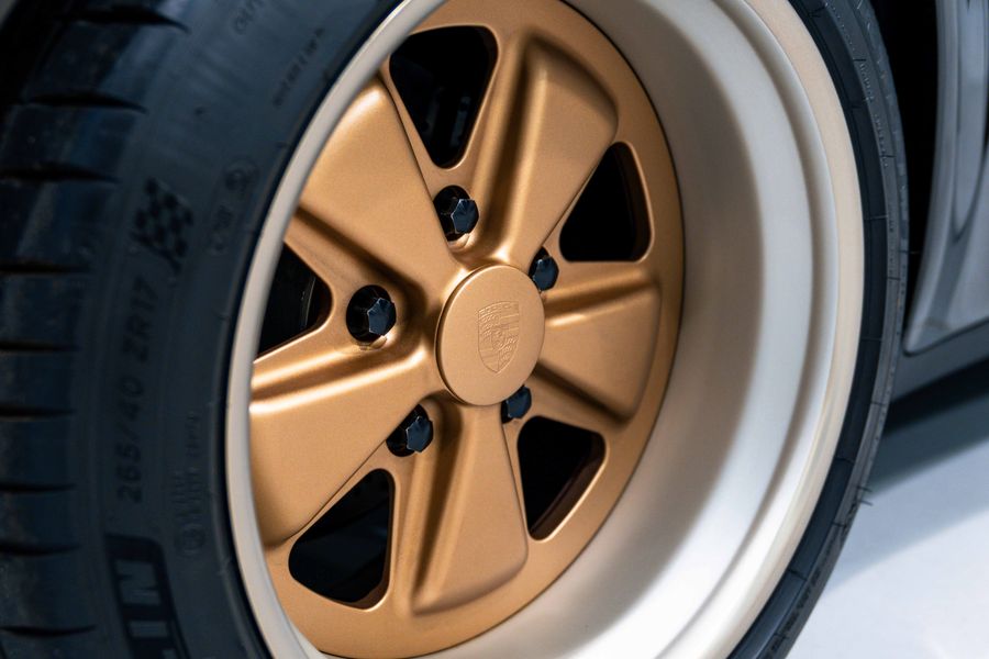 Porsche 911 Reimagined by Singer