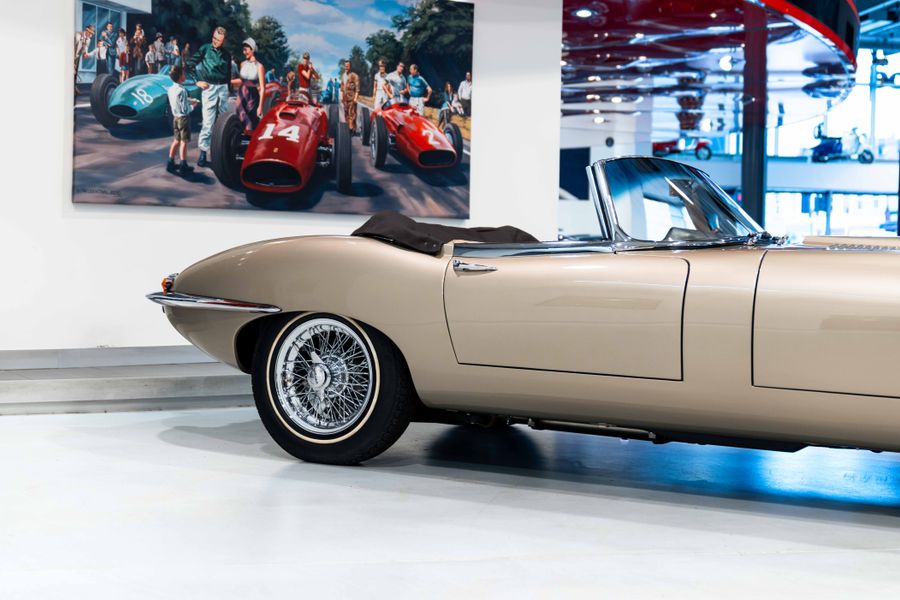 Jaguar E-Type Series 1 Roadster LHD