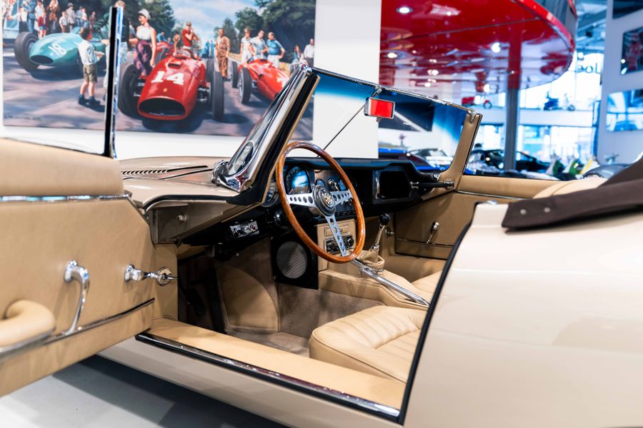 Jaguar E-Type Series 1 Roadster LHD