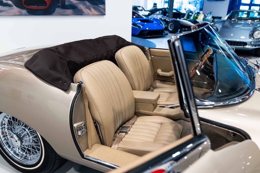 Jaguar E-Type Series 1 Roadster LHD