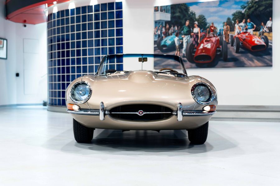 Jaguar E-Type Series 1 Roadster LHD