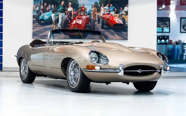 Jaguar E-Type Series 1 Roadster LHD