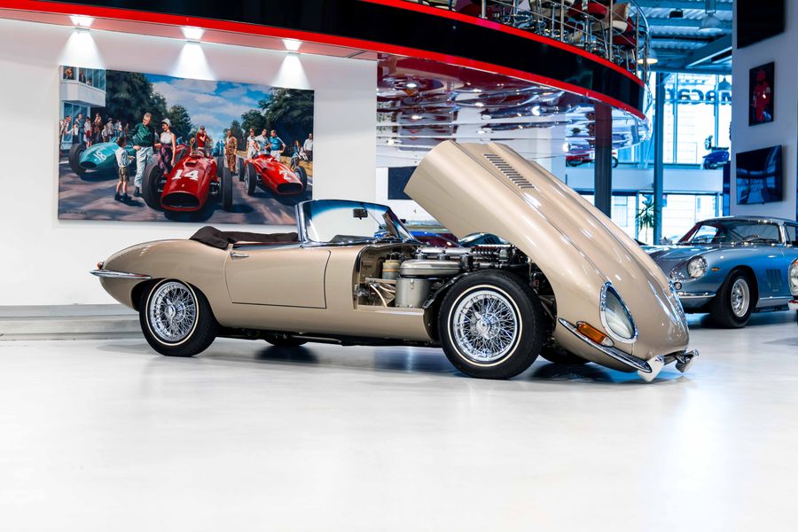 Jaguar E-Type Series 1 Roadster LHD