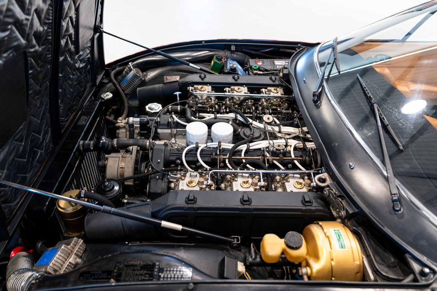 Ferrari 365 GTC/4 LHD