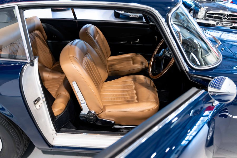Aston Martin DB4 Series 1