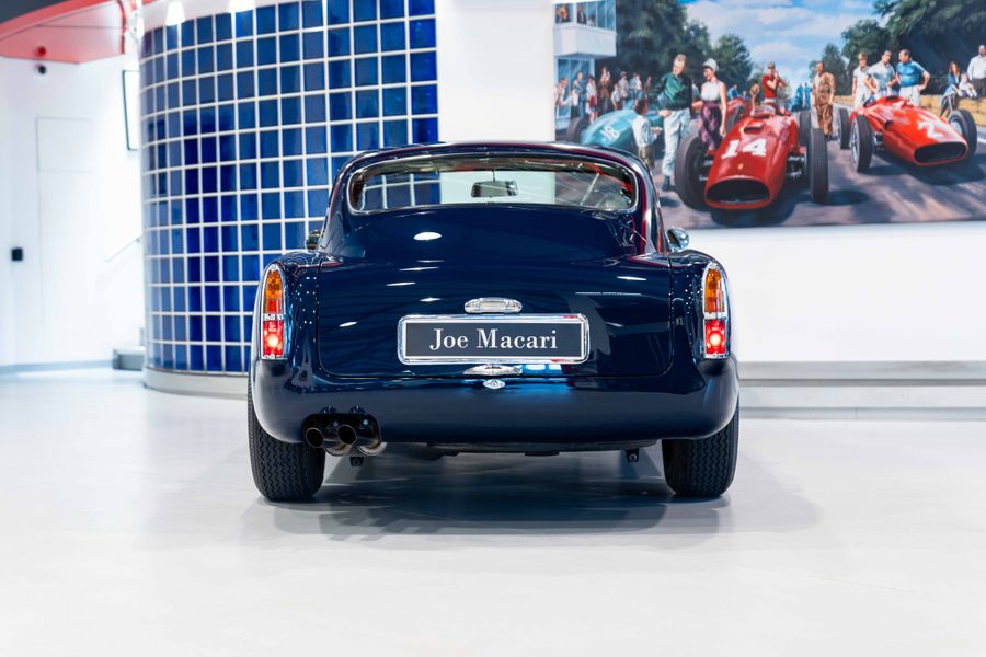Aston Martin DB4 Series 1