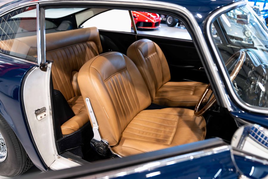 Aston Martin DB4 Series 1