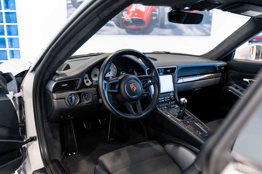 Porsche 991.2 GT3 Touring LHD