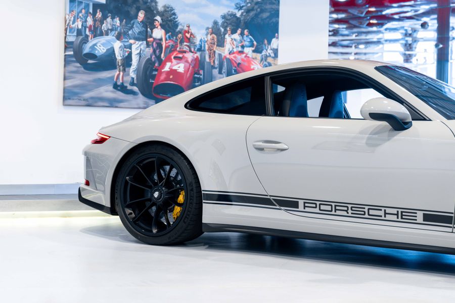 Porsche 991.2 GT3 Touring LHD