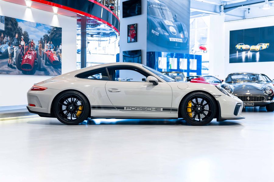 Porsche 991.2 GT3 Touring LHD