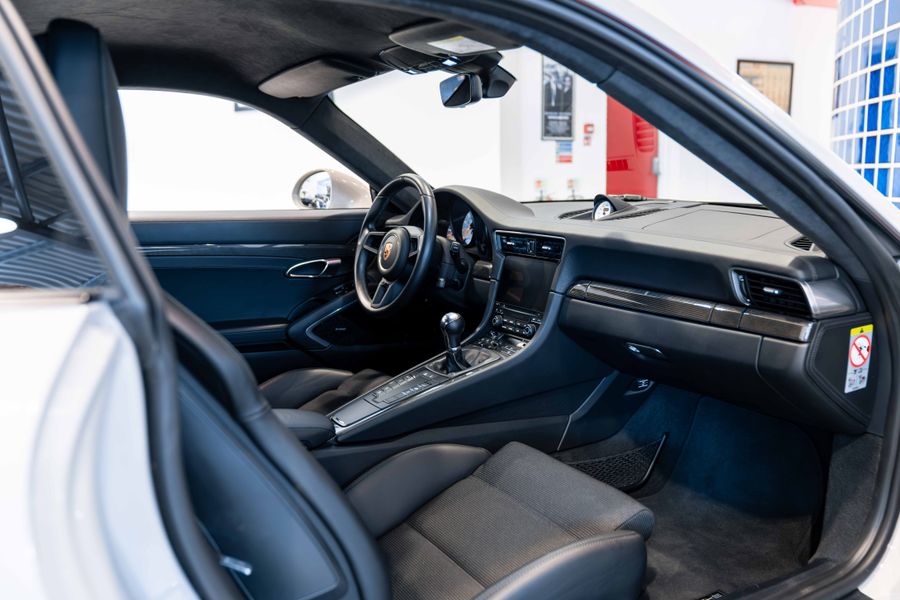 Porsche 991.2 GT3 Touring LHD