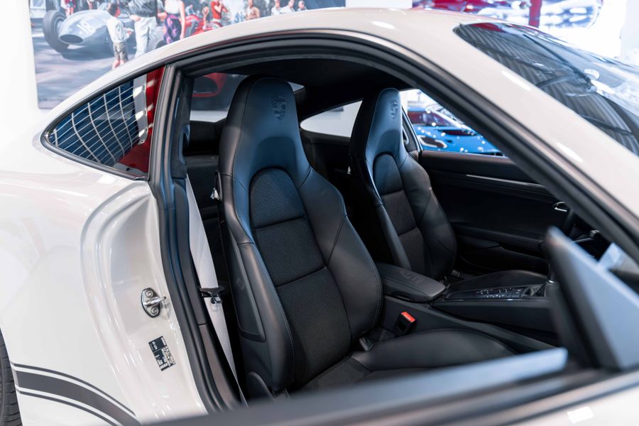 Porsche 991.2 GT3 Touring LHD