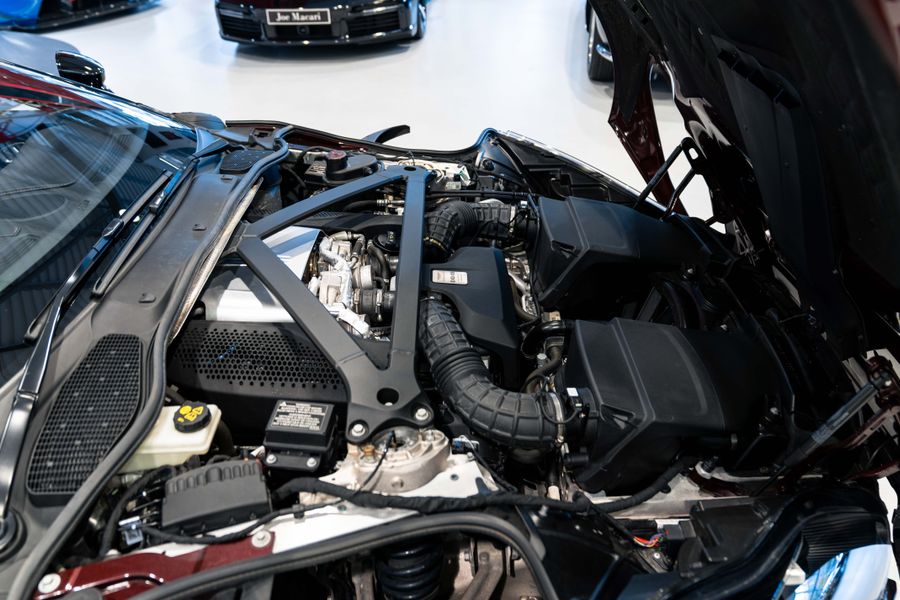 Aston Martin DB11 V8