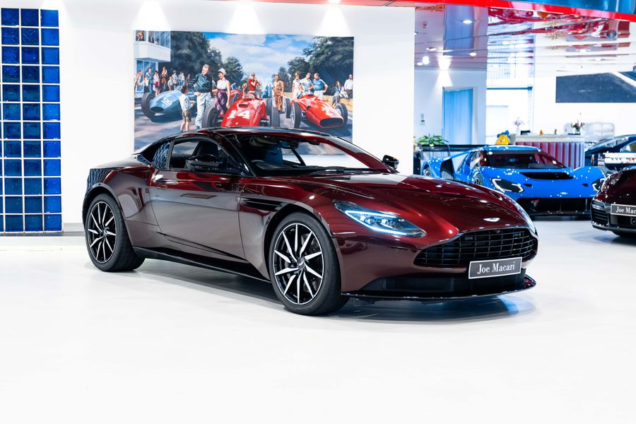Aston Martin DB11 V8