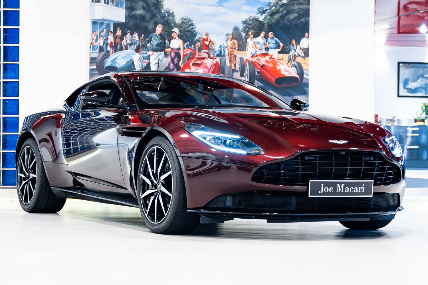 Aston Martin DB11 V8