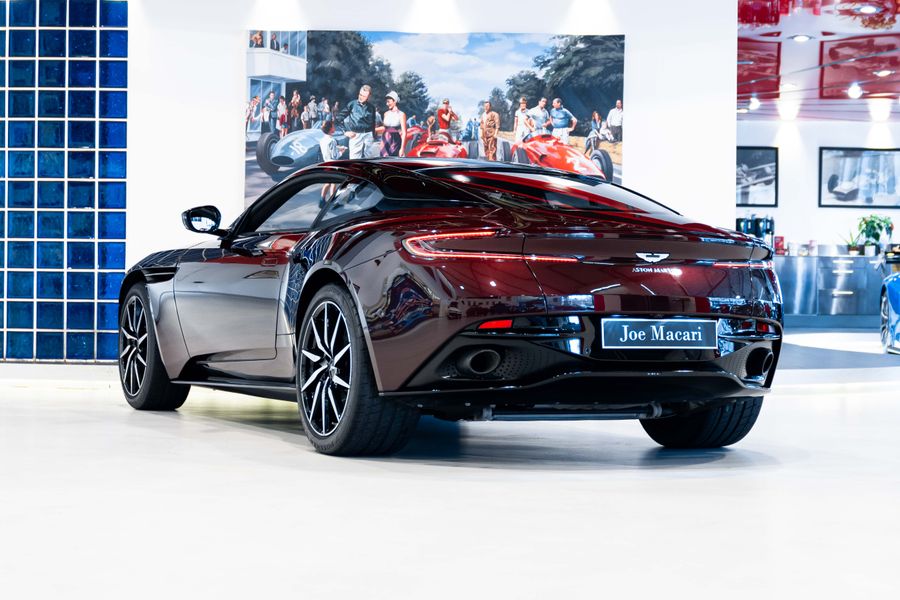 Aston Martin DB11 V8