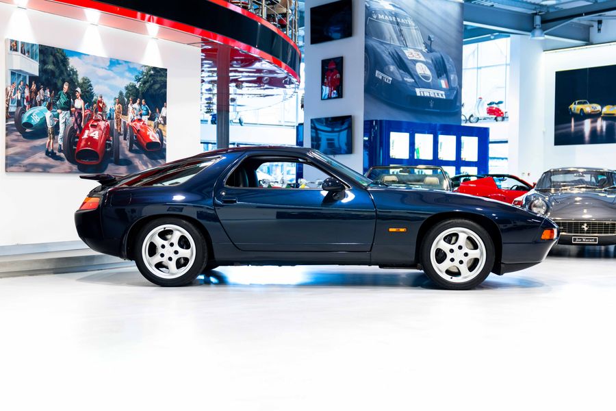 Porsche 928 GTS LHD