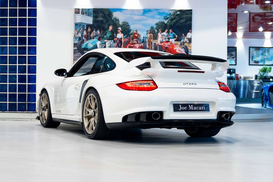 Porsche 911 GT2 RS