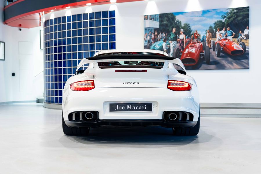 Porsche 911 GT2 RS