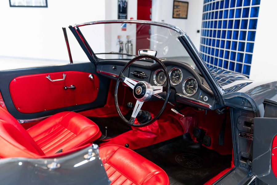 Alfa Romeo Giulia Spider
