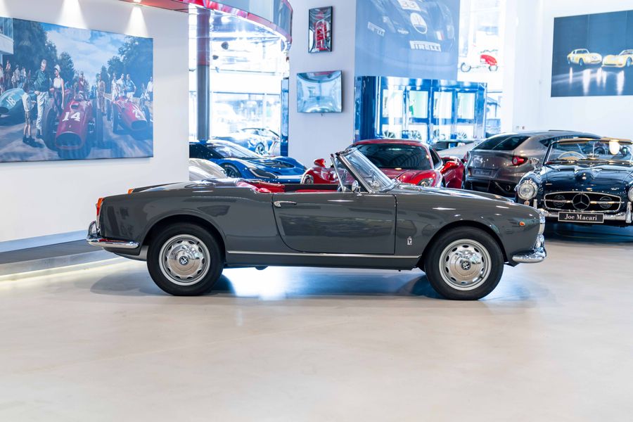 Alfa Romeo Giulia Spider