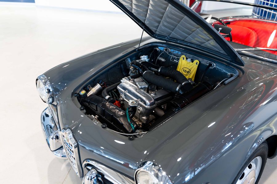 Alfa Romeo Giulia Spider