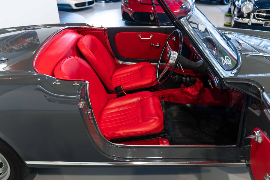 Alfa Romeo Giulia Spider