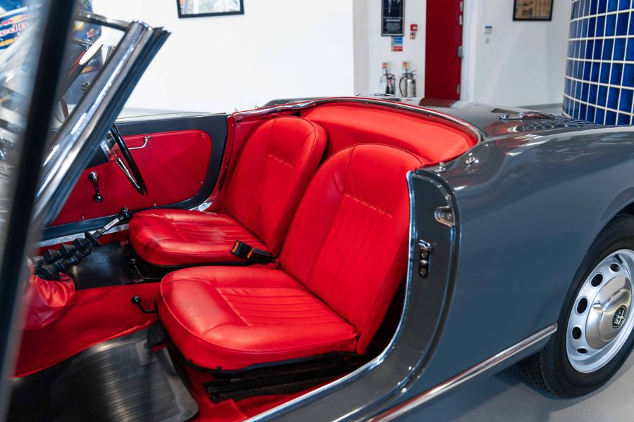Alfa Romeo Giulia Spider