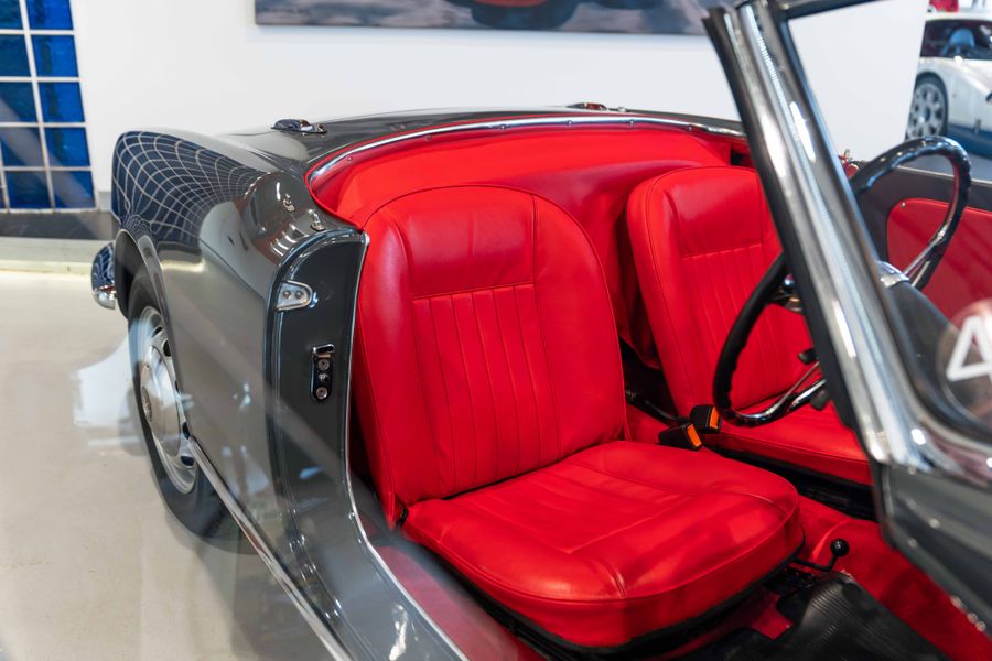 Alfa Romeo Giulia Spider