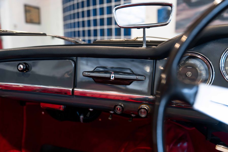 Alfa Romeo Giulia Spider