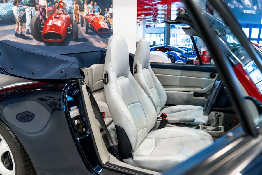 Porsche 911 993 Carrera 2 Cabriolet