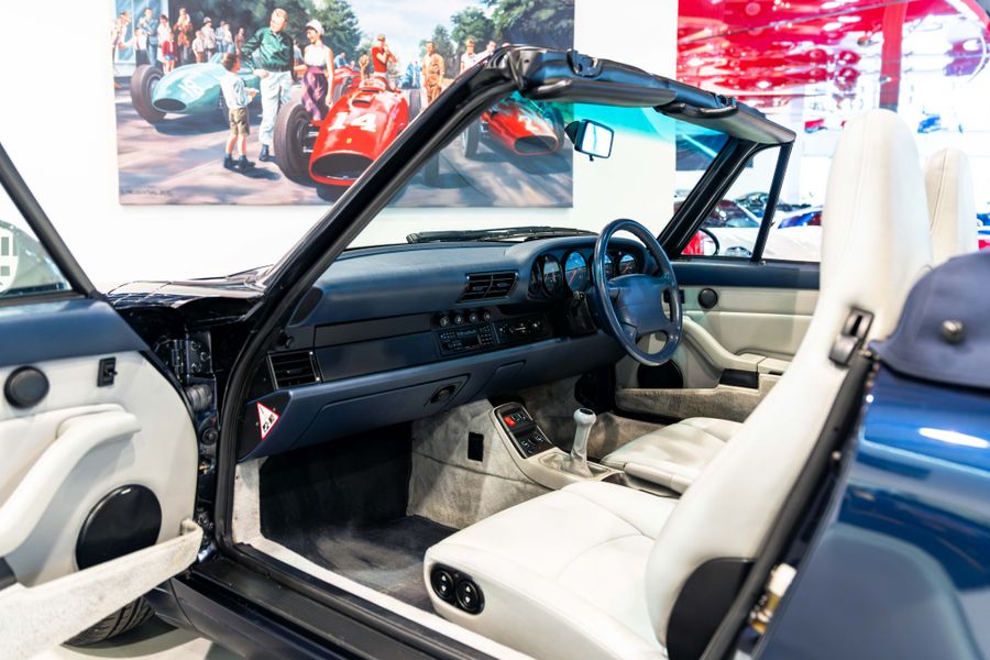 Porsche 911 993 Carrera 2 Cabriolet