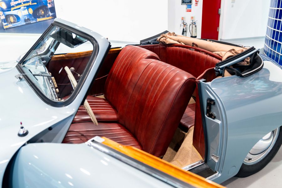 Porsche 356 Pre-A Split-Screen Cabriolet